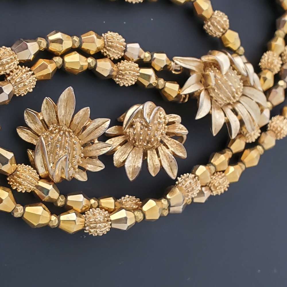 Crown Trifari sunflower necklace and earrings - Picture 4 of 7